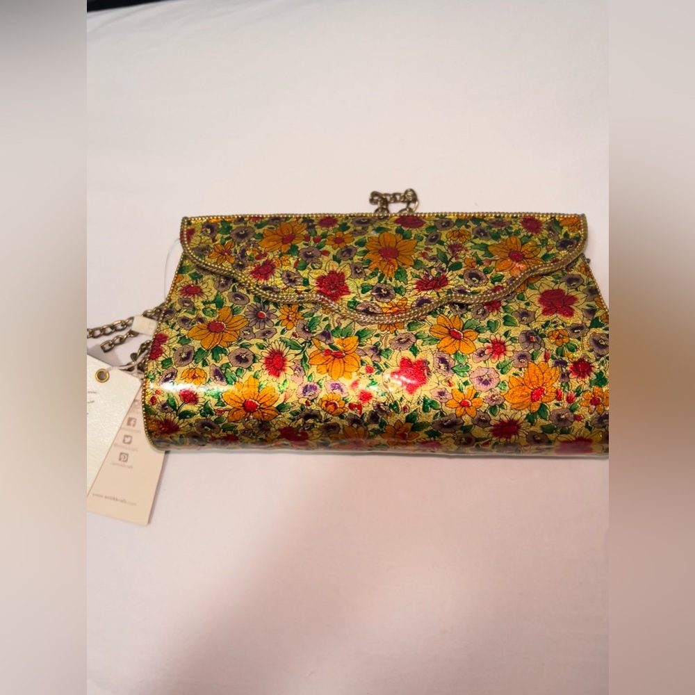 ANTIK KRAFT - Vintage Woman Clutch Purse